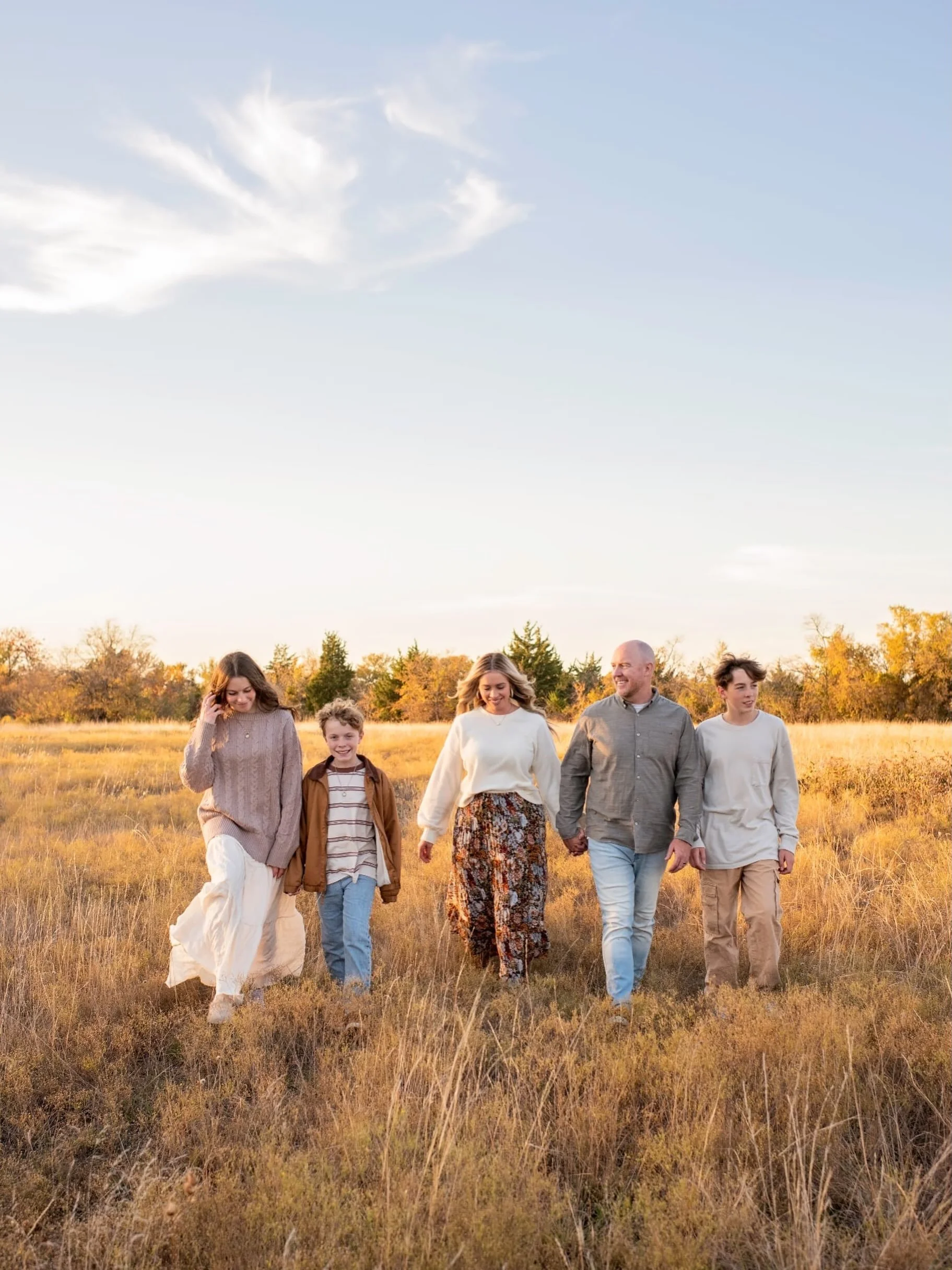 Fall is here and I could not be more excited to kick off the season! I may be biased as a Libra, but this truly is the best half of the year. Fall mini&rsquo;s are officially open and new locations and dates have been added! #dfwphotographer #celinap