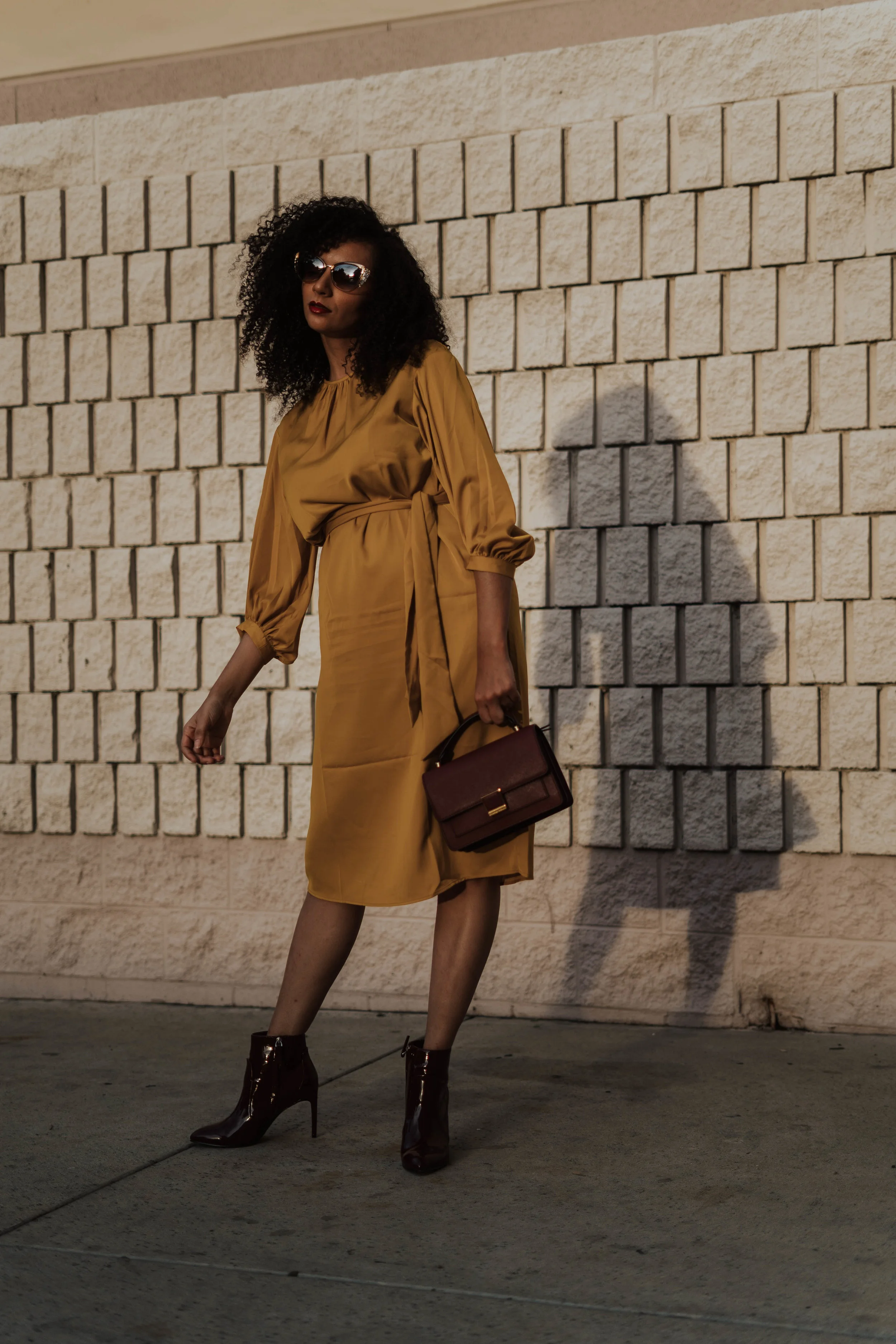 WhoWhatWearHolidayYellowDressEtiennePurse9vs3.jpg