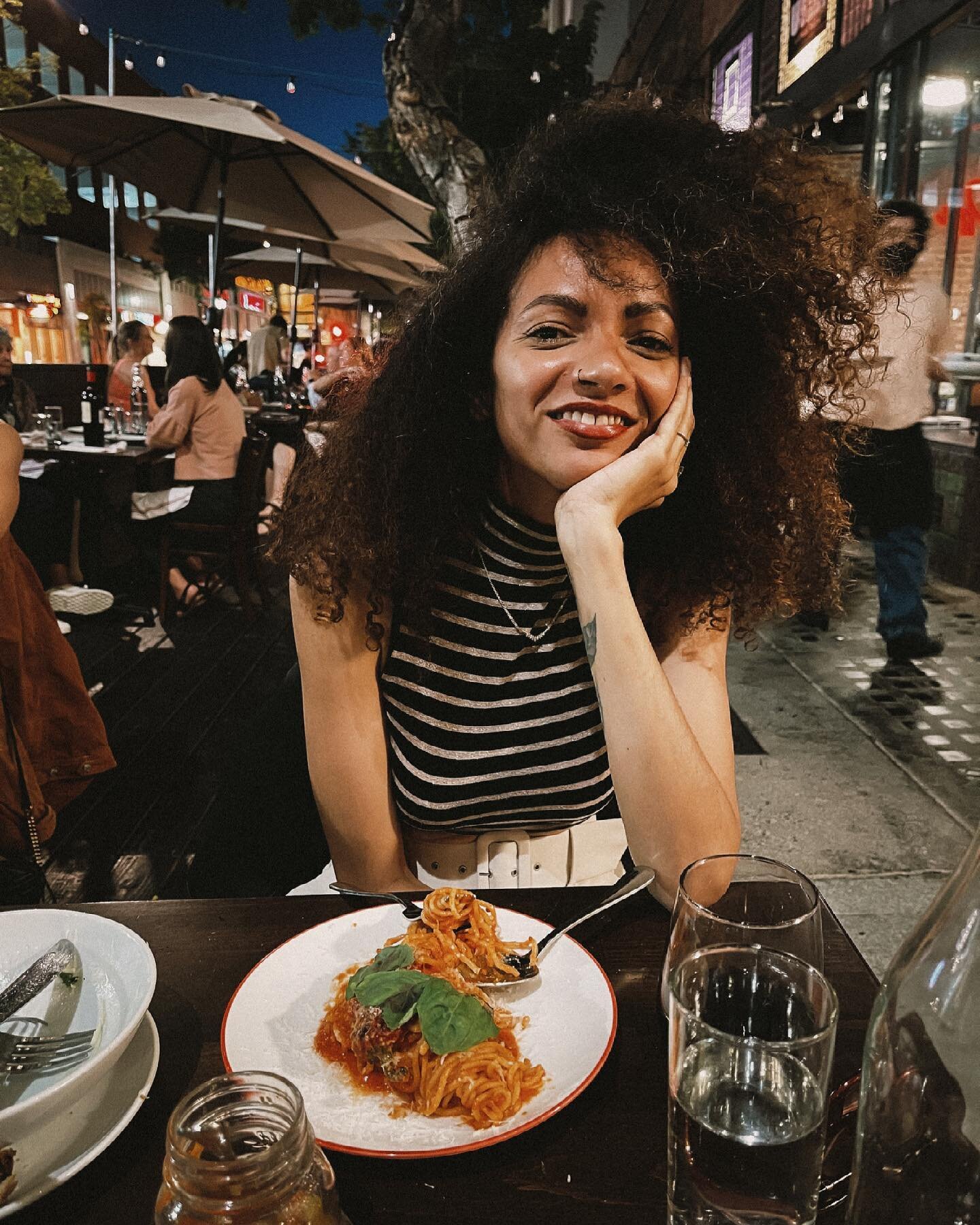 🍝 + 🍷 + good company = 🤌🏽🤌🏽🤌🏽