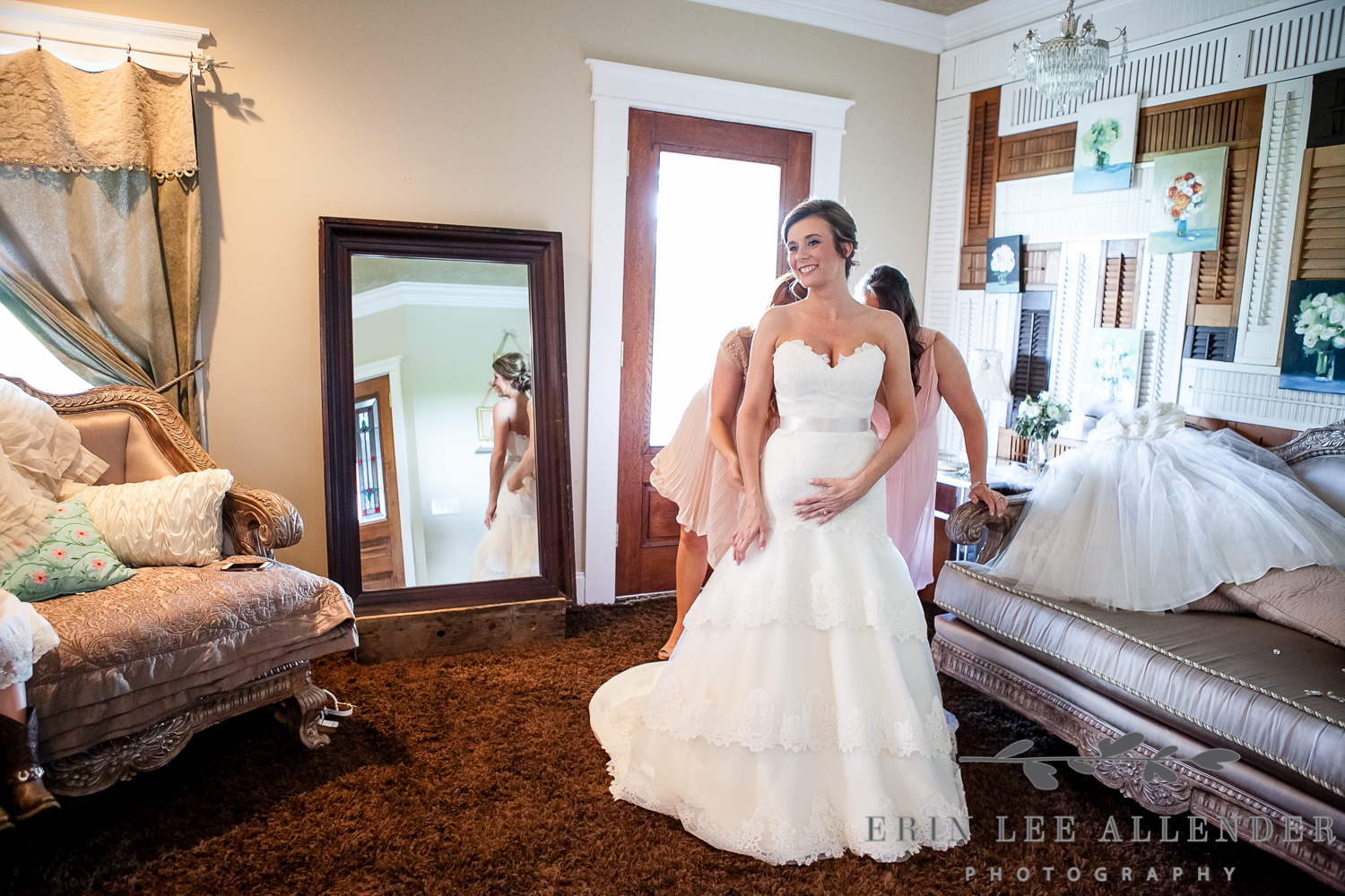 02_Bride_Gets_Ready_Front_Porch_Fams_Nashville