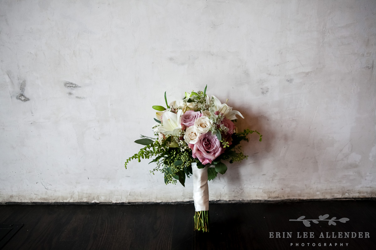 Bouquet_against_distressed_wall