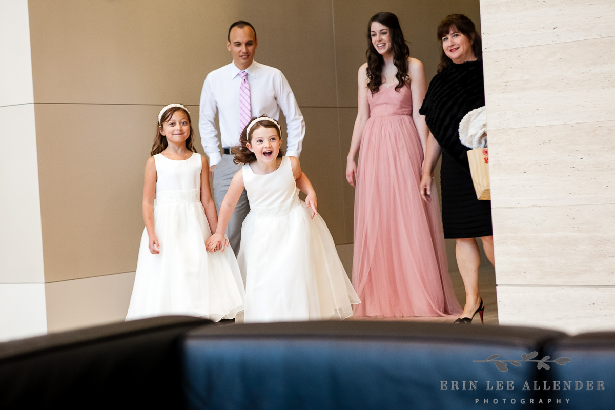 Flower_Girls_See_Bride_For_The_First_Time