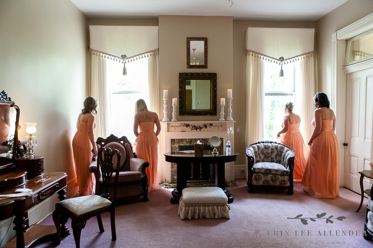 Bridesmaids_Spy_On_Groom