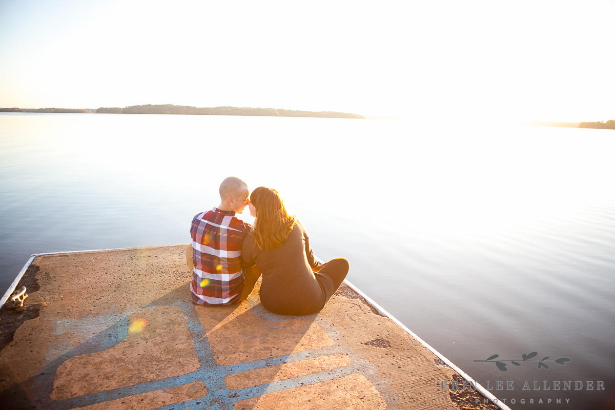 Couple_Kisses_On_Dock