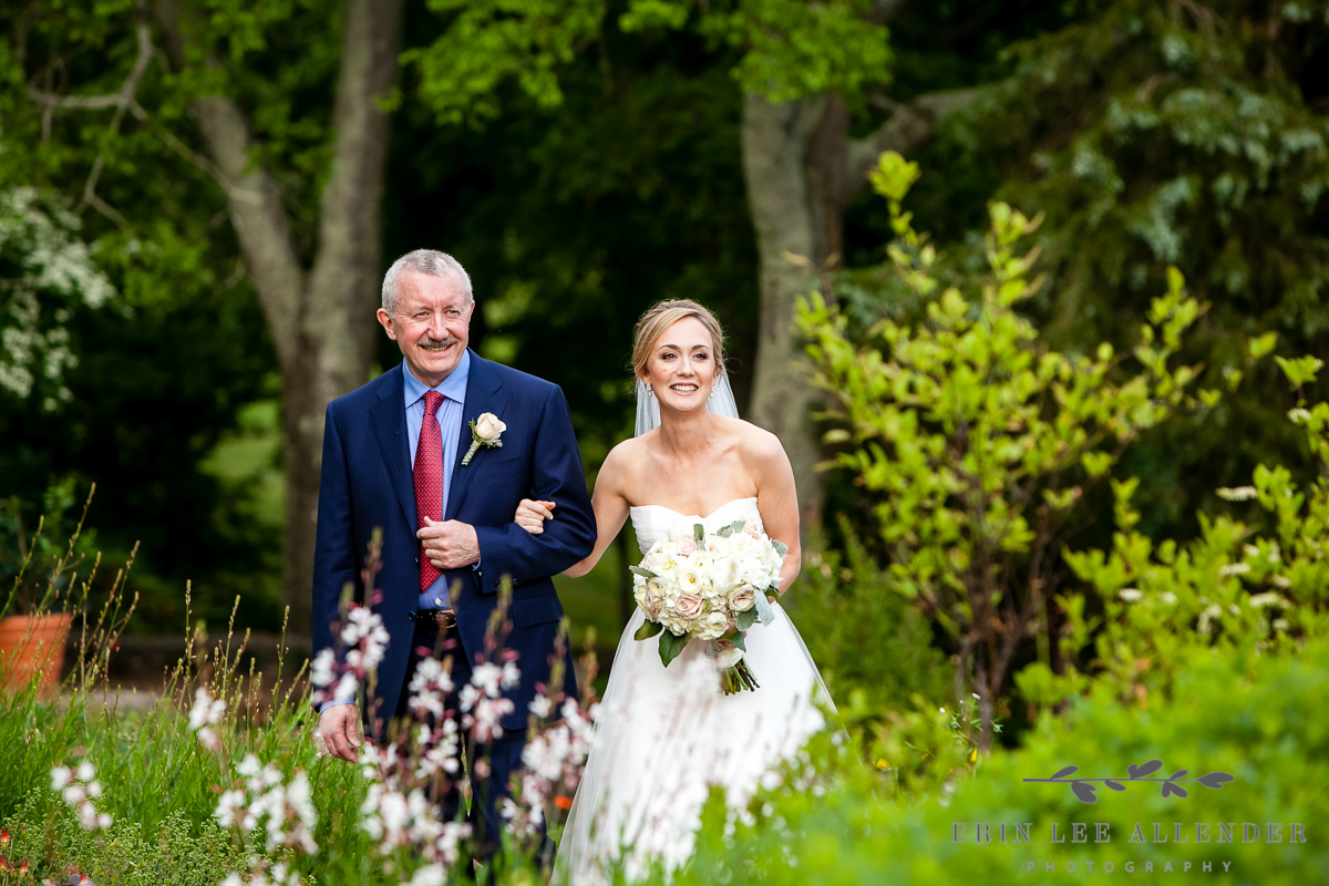 Bride_Sees_Groom_For_The_First_Time