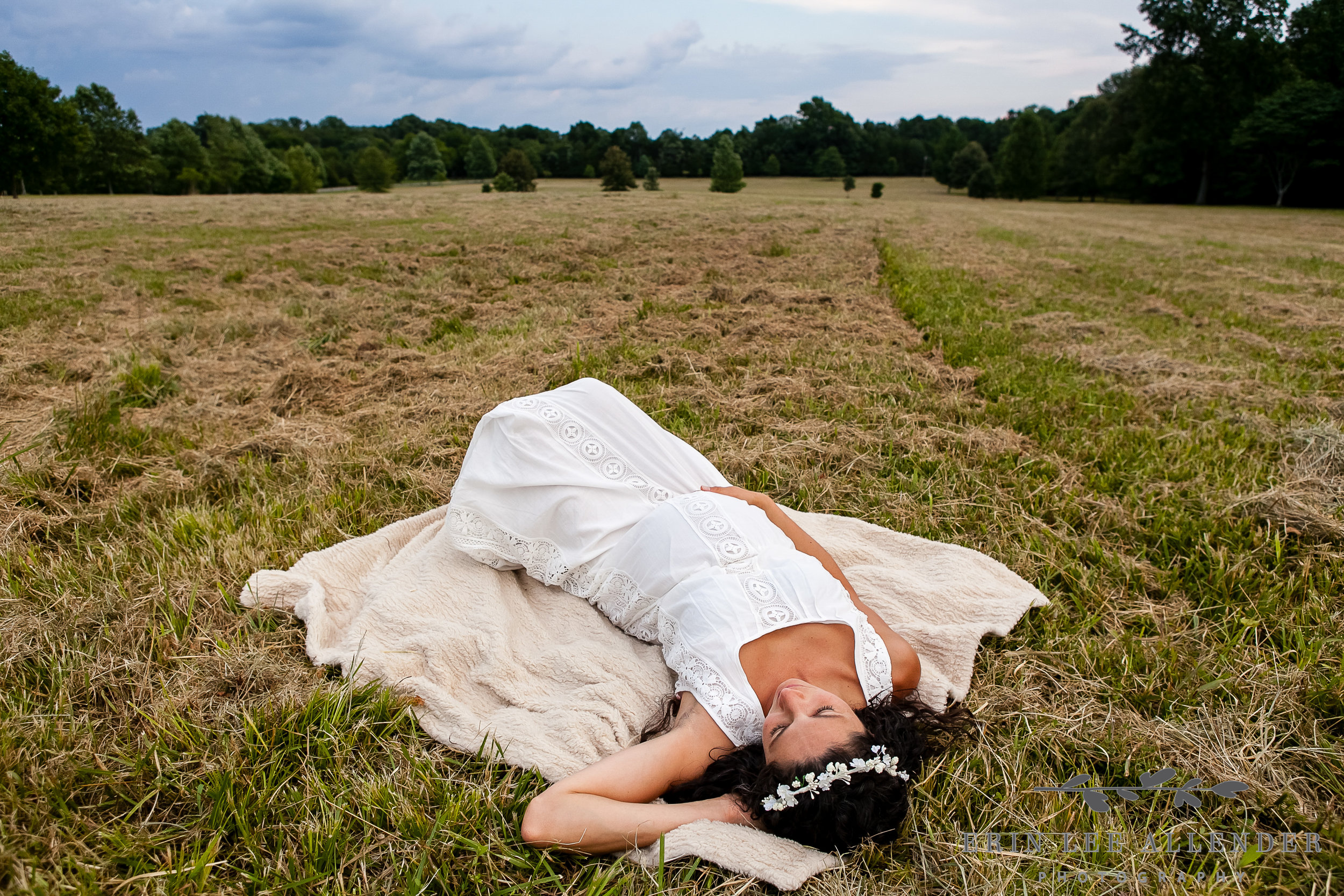 Maternity_Photograph_In_Field