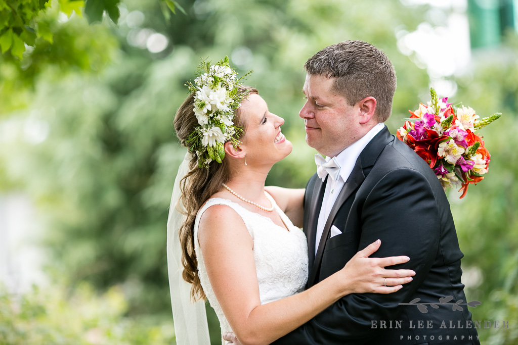 Bride_Groom_Look_At_Each_Other