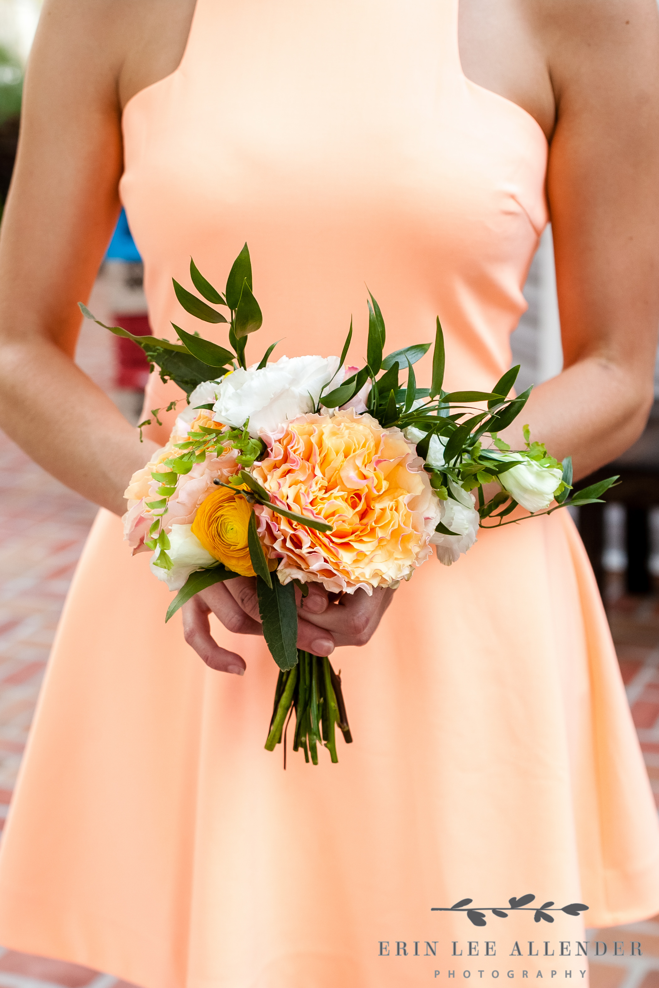 Different_Bridesmaids_Dresses_With_Bouquets
