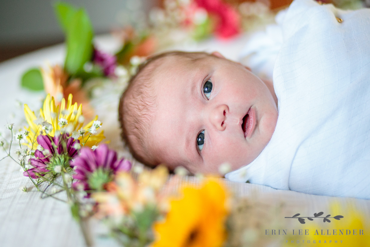 Baby_With_Flowers