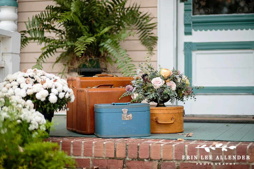 Gilmore_Girls_Vintage_Luggage