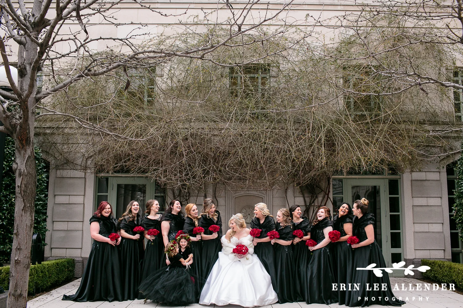 Bridesmaids_Black_Dresses_Red_Roses