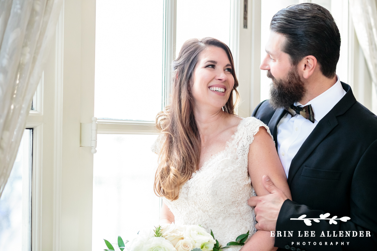 Bride_Looks_At_Groom