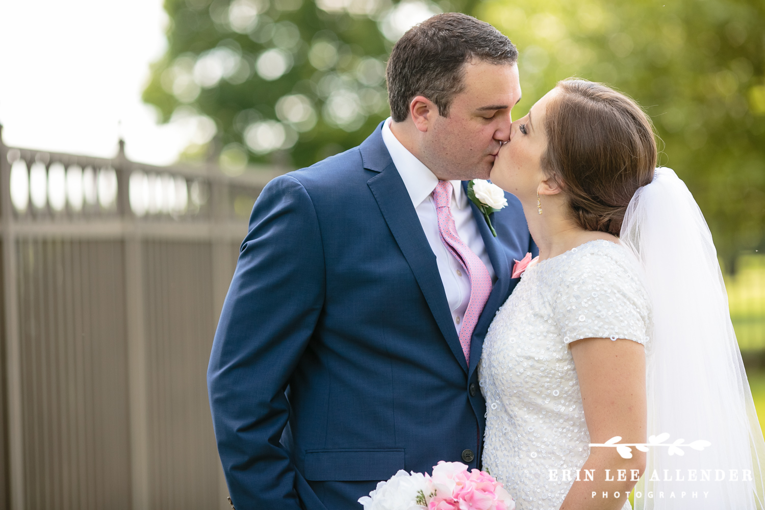 Bride_Groom_Kiss