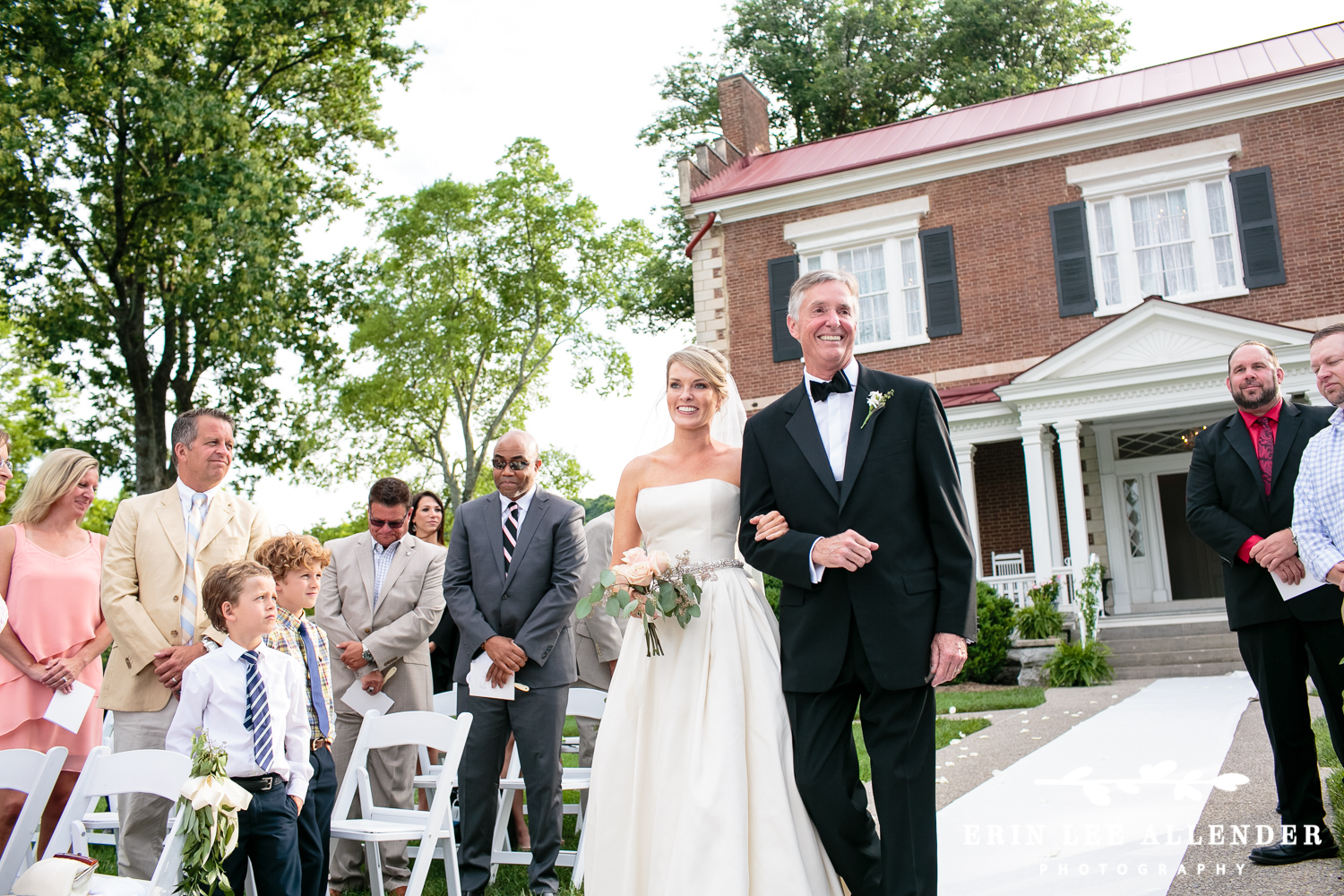 Bride_walks_Down_Aisle