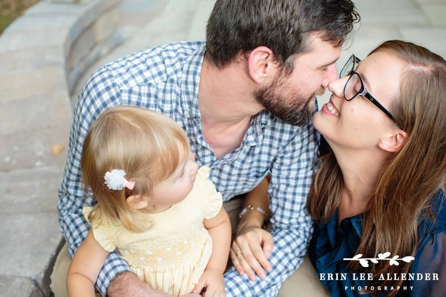 Mom_And_Dad_Kiss