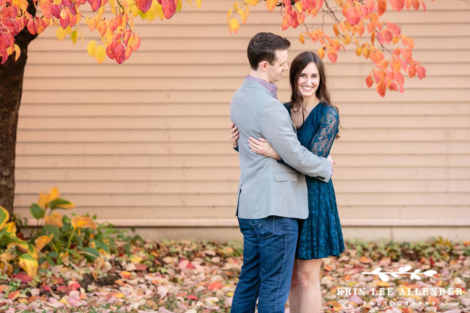 Fall_Leaves_Engagement_Session