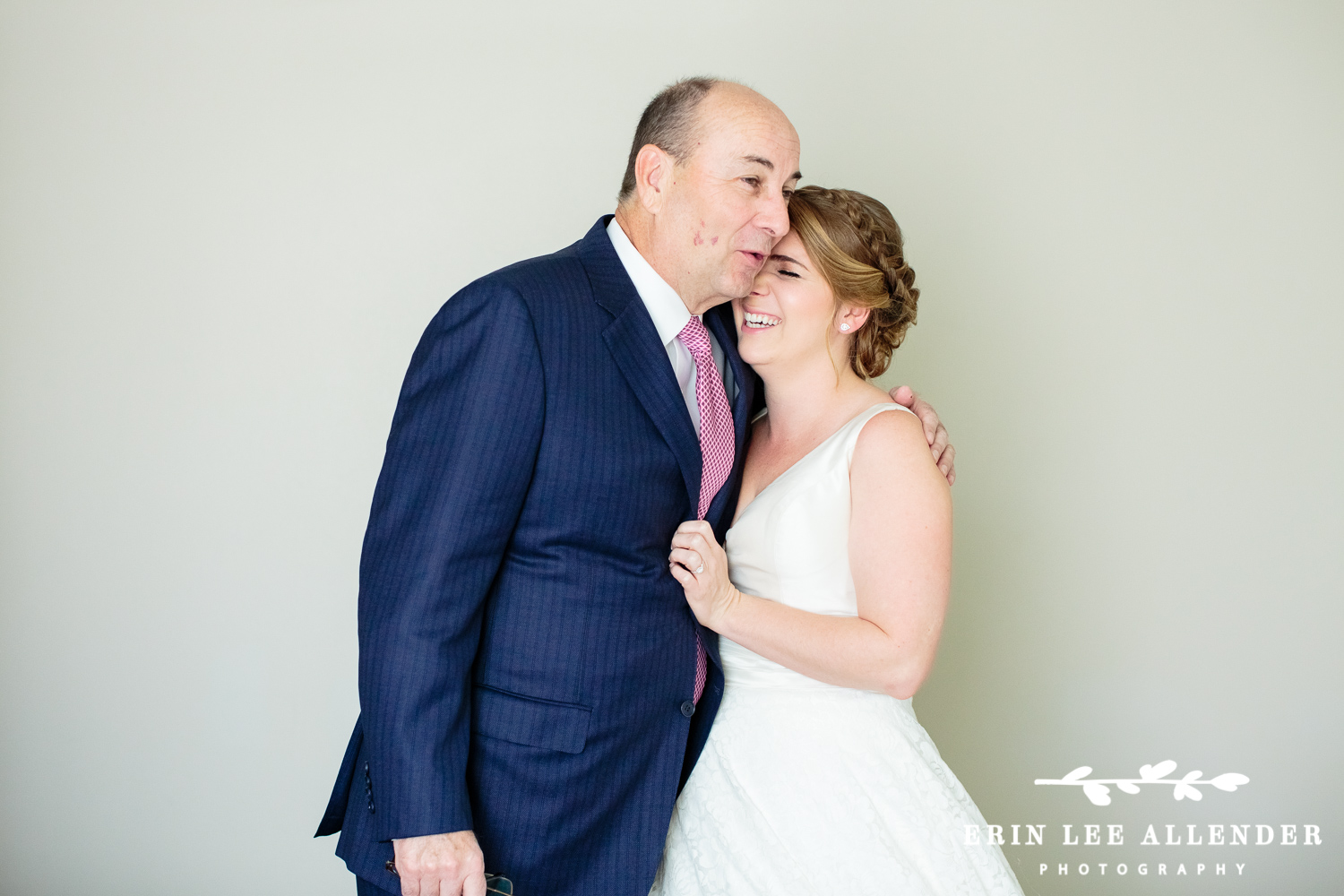 Bride_Cries_With_Dad