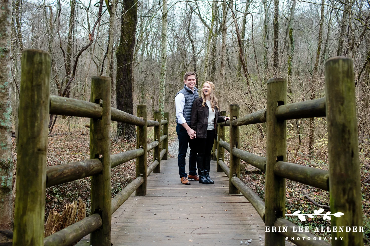 Couple_On_Bridge