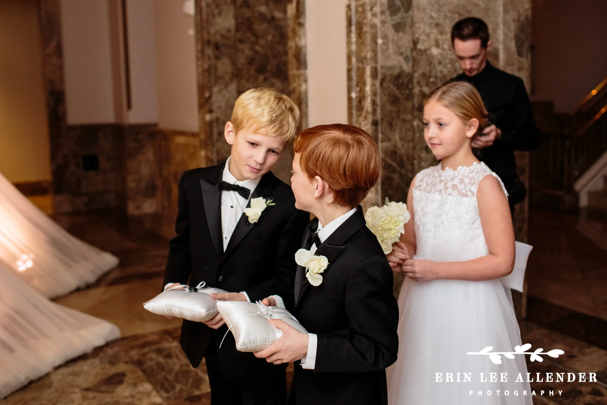 Ring_Bearers_talking