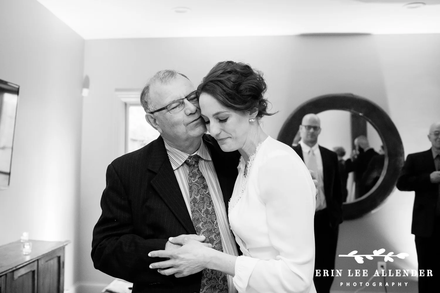 Father_Sees_Bride_For_the_First_Time