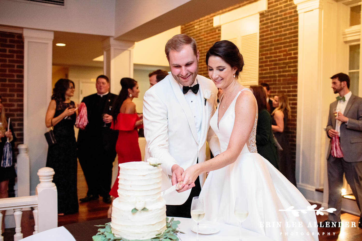Wedding_Cake_Cutting