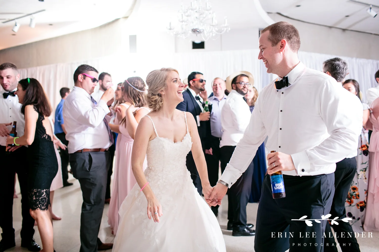 Bride_Groom_Dancing