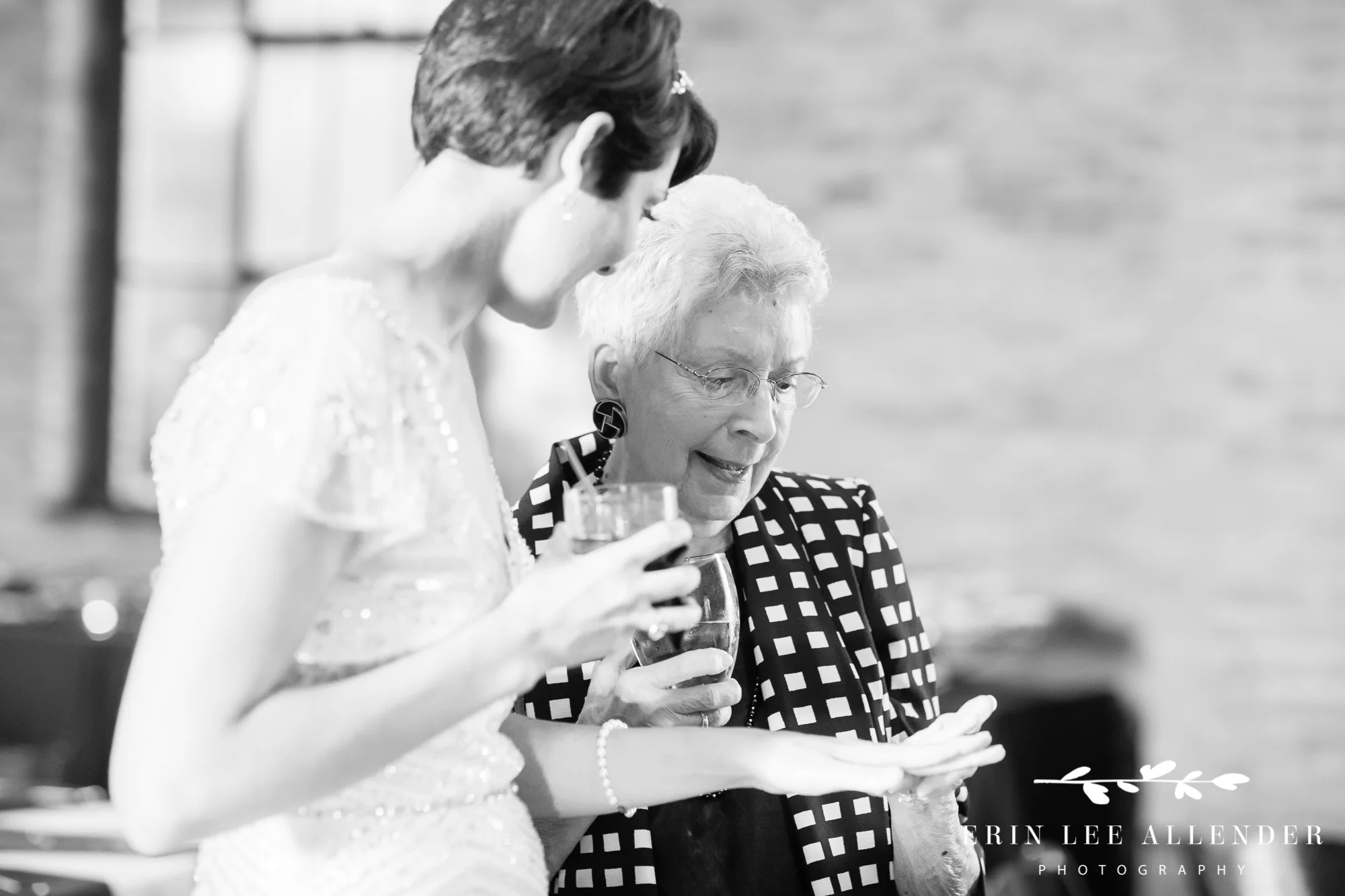Guest_Looks_At_Bride's_Ring