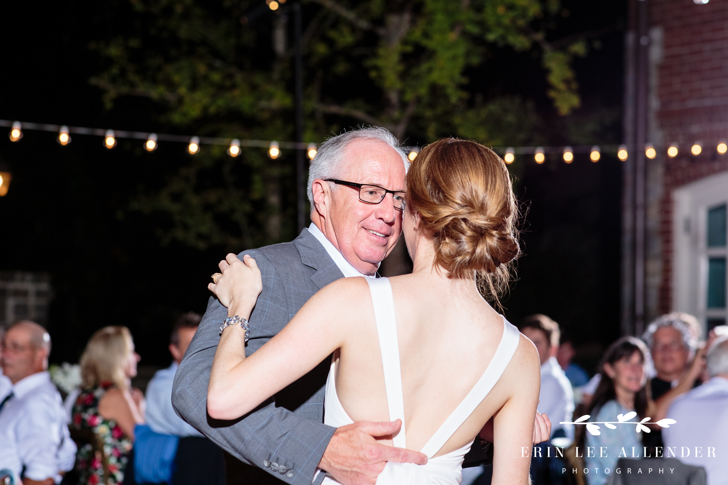 Dad-Bride-dance
