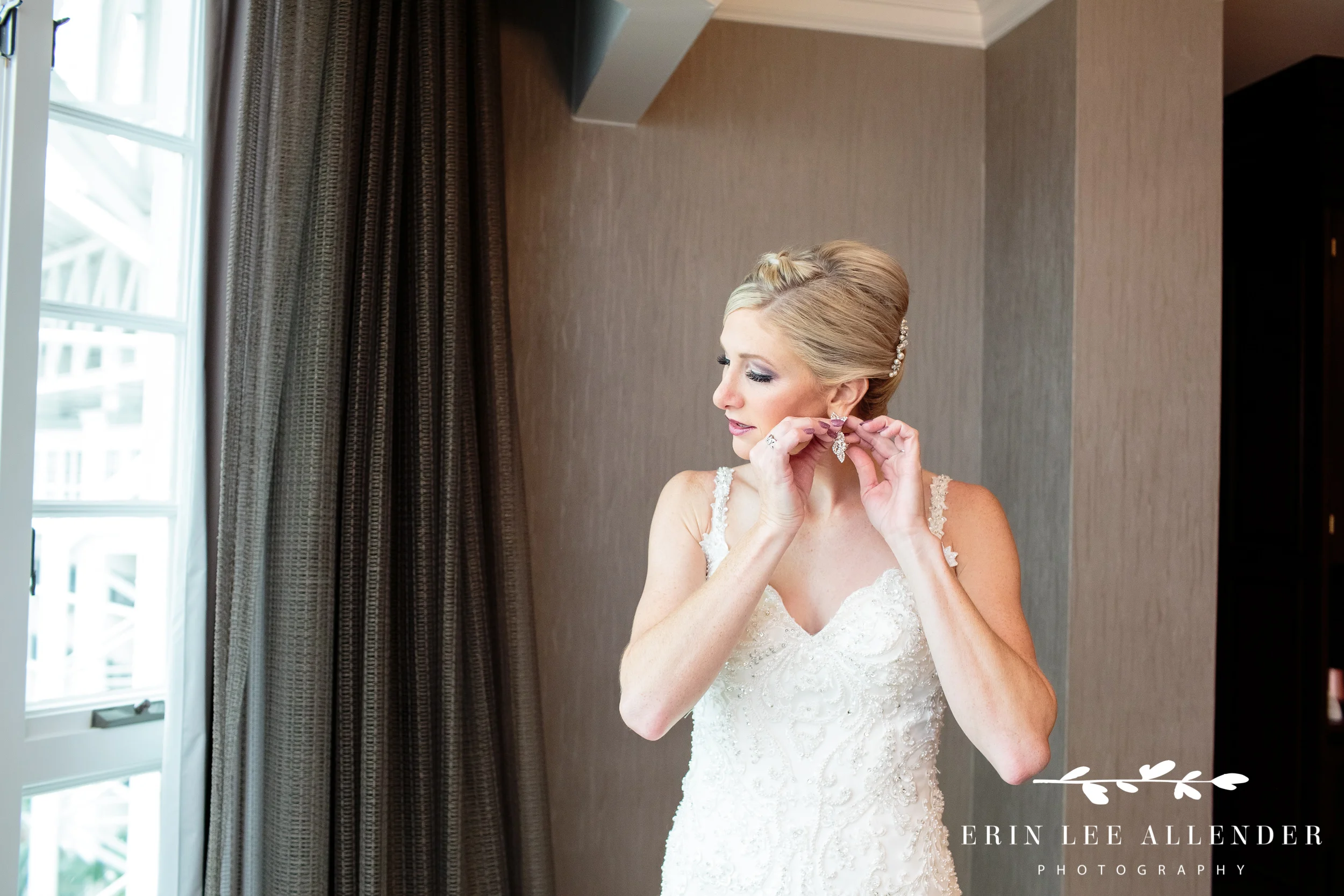 bride-puts-in-earrings