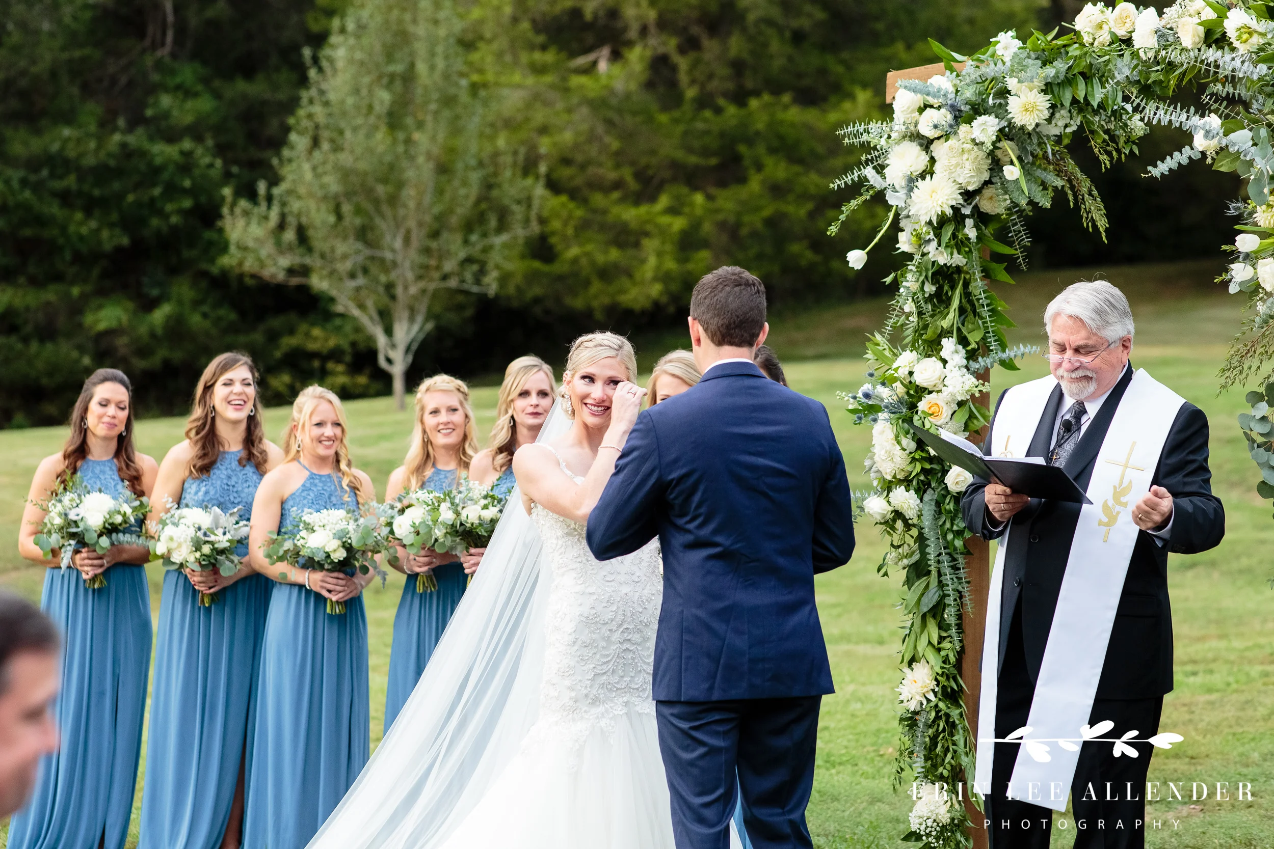 bride-cries-during-vows
