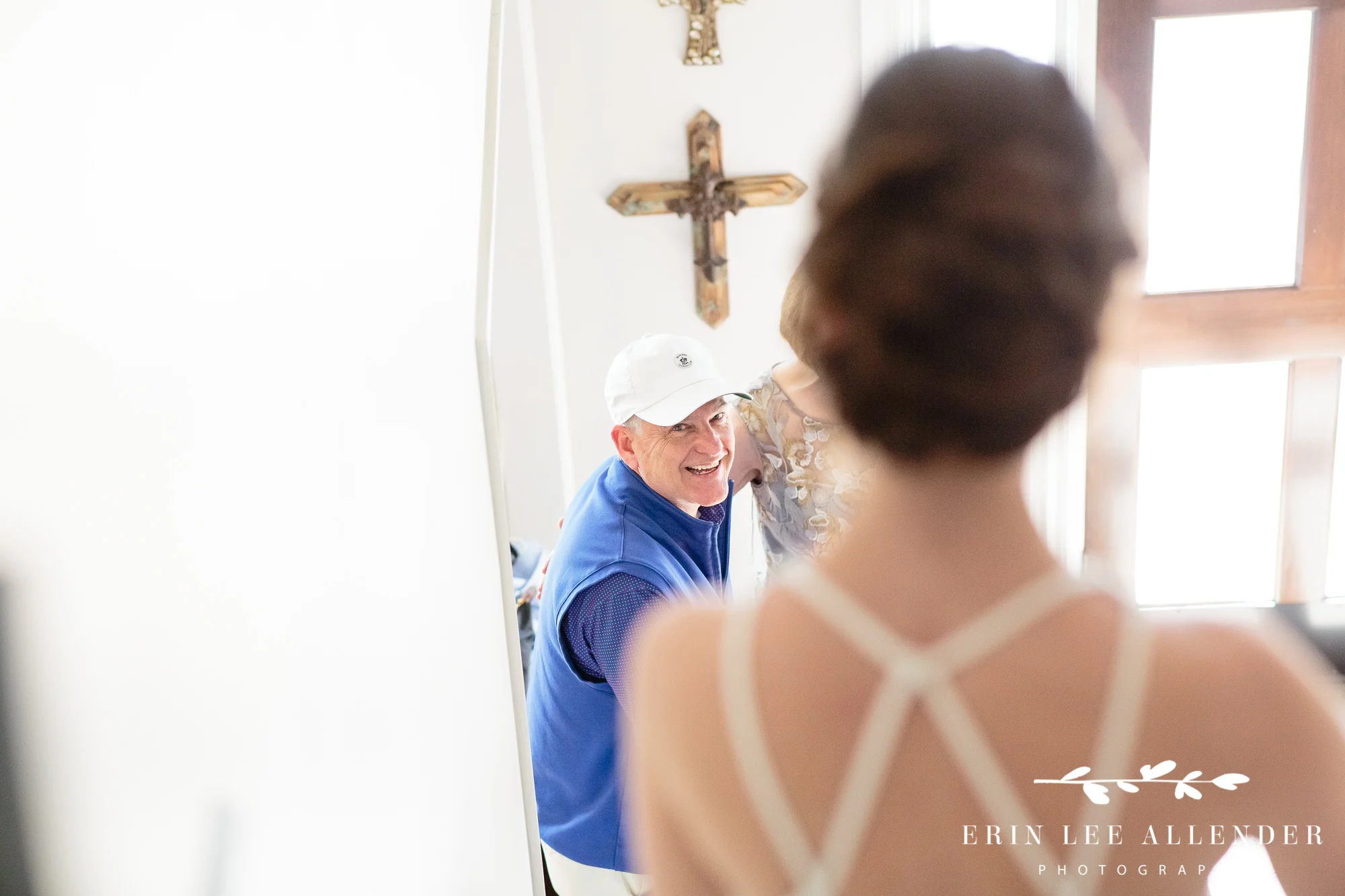 father-seeing-bride-first-time