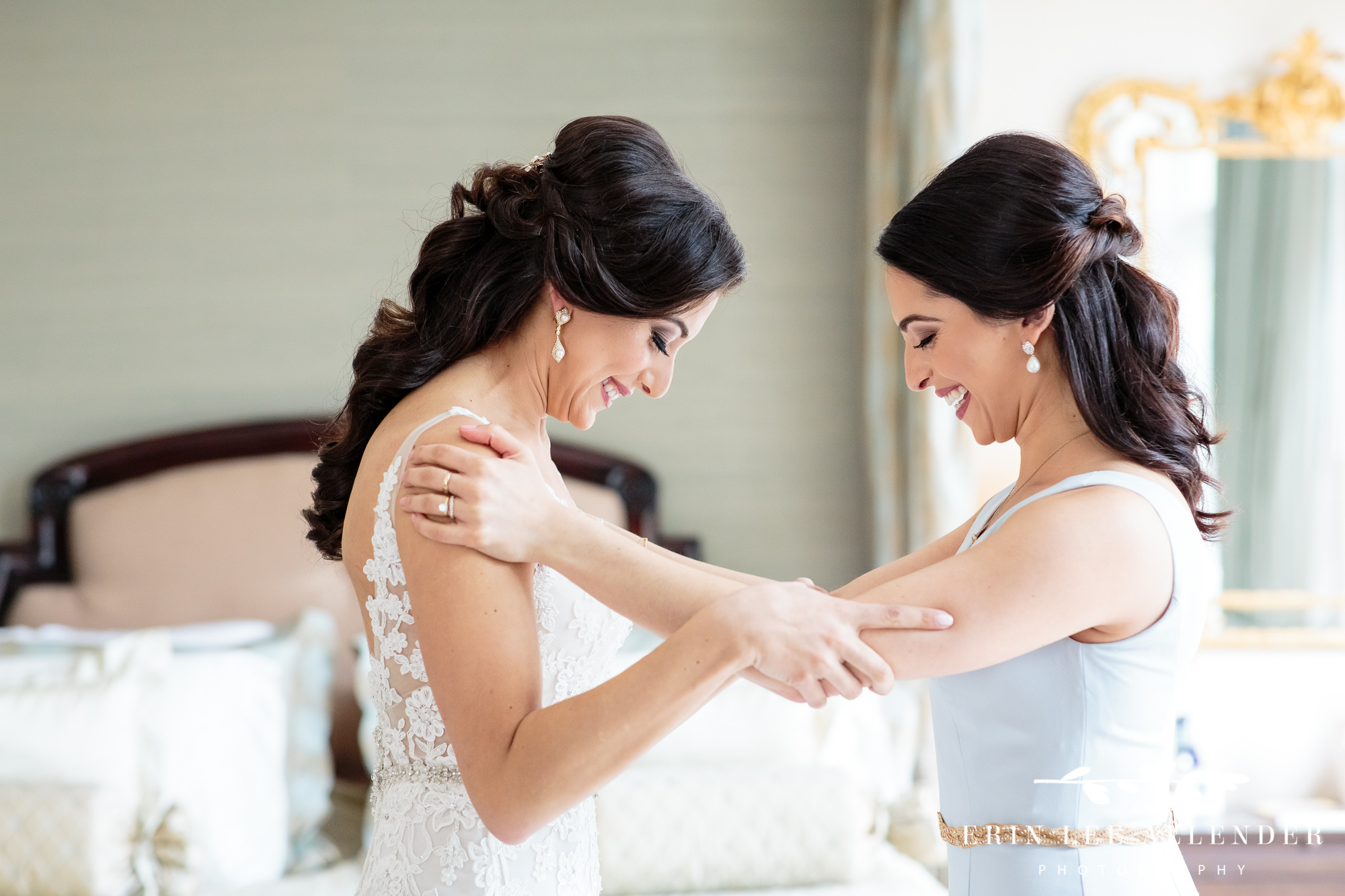 bride-and-sister-excited