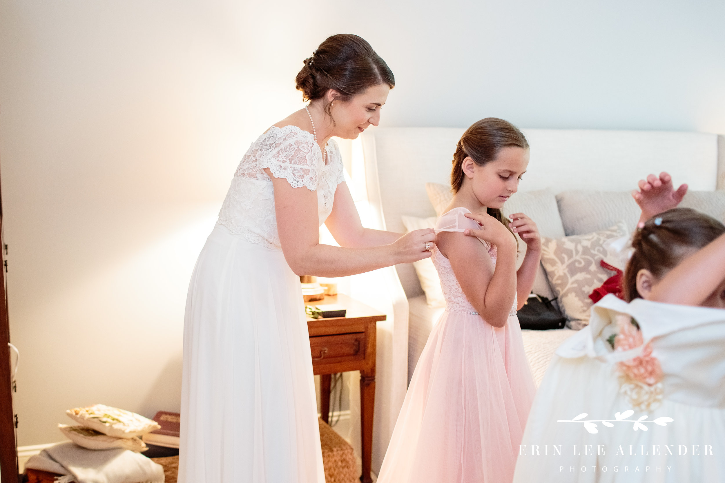 bride-helping-stepdaughter