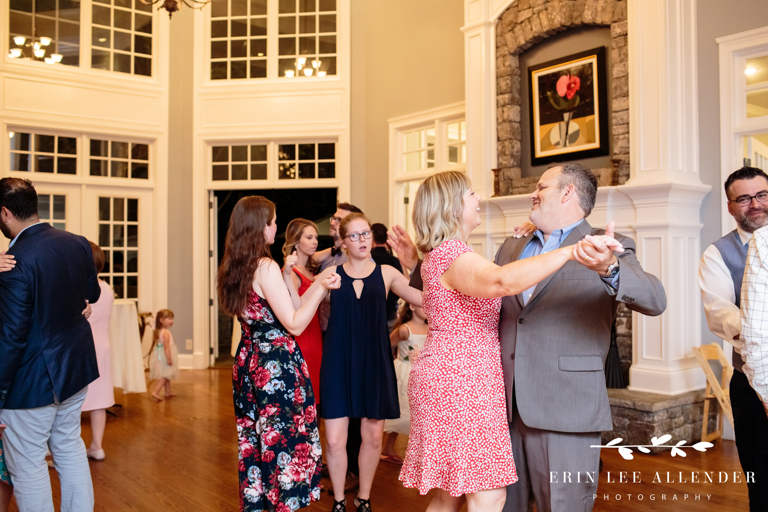 Wedding-Guests-Dancing