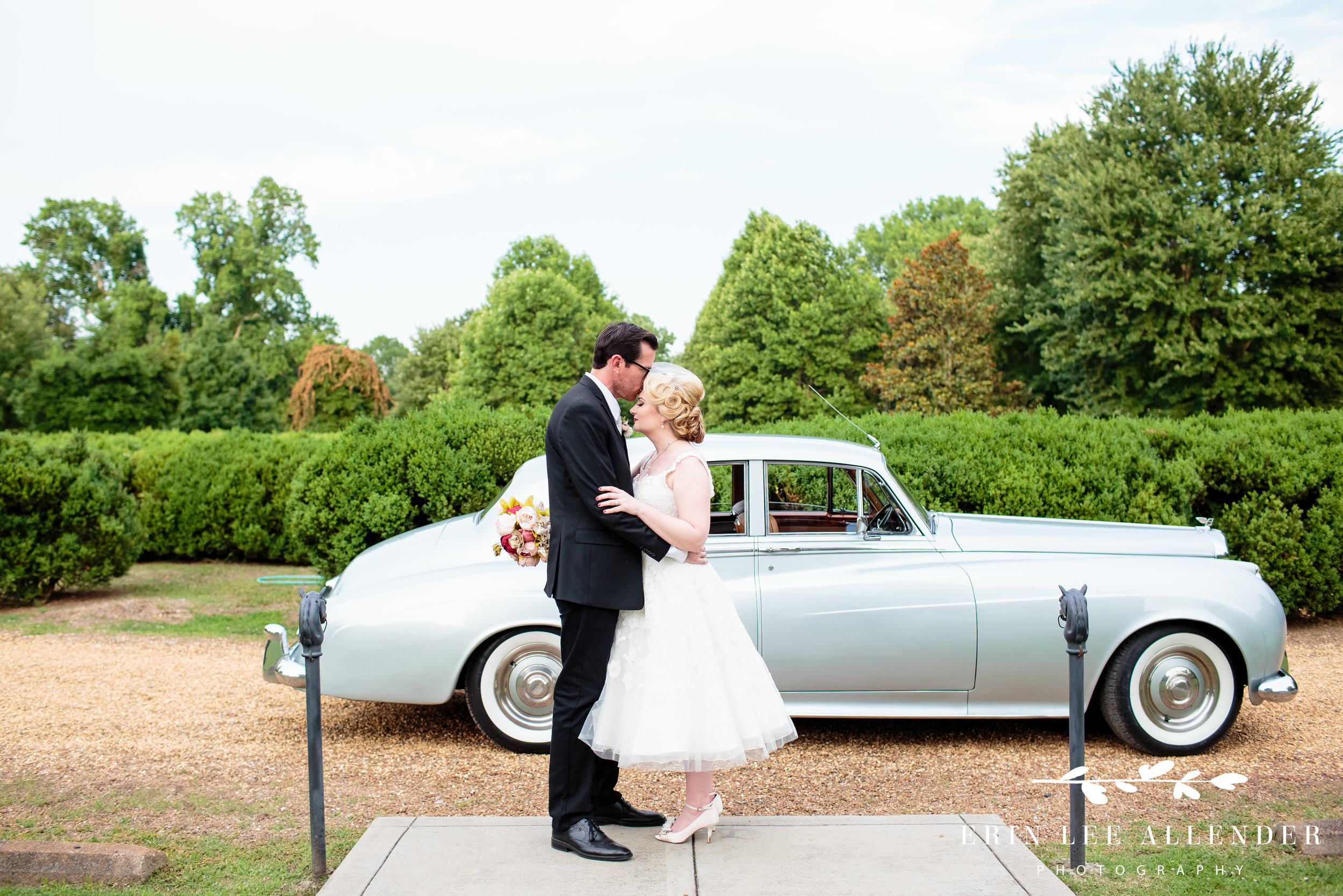 Couple-with-vintage-car