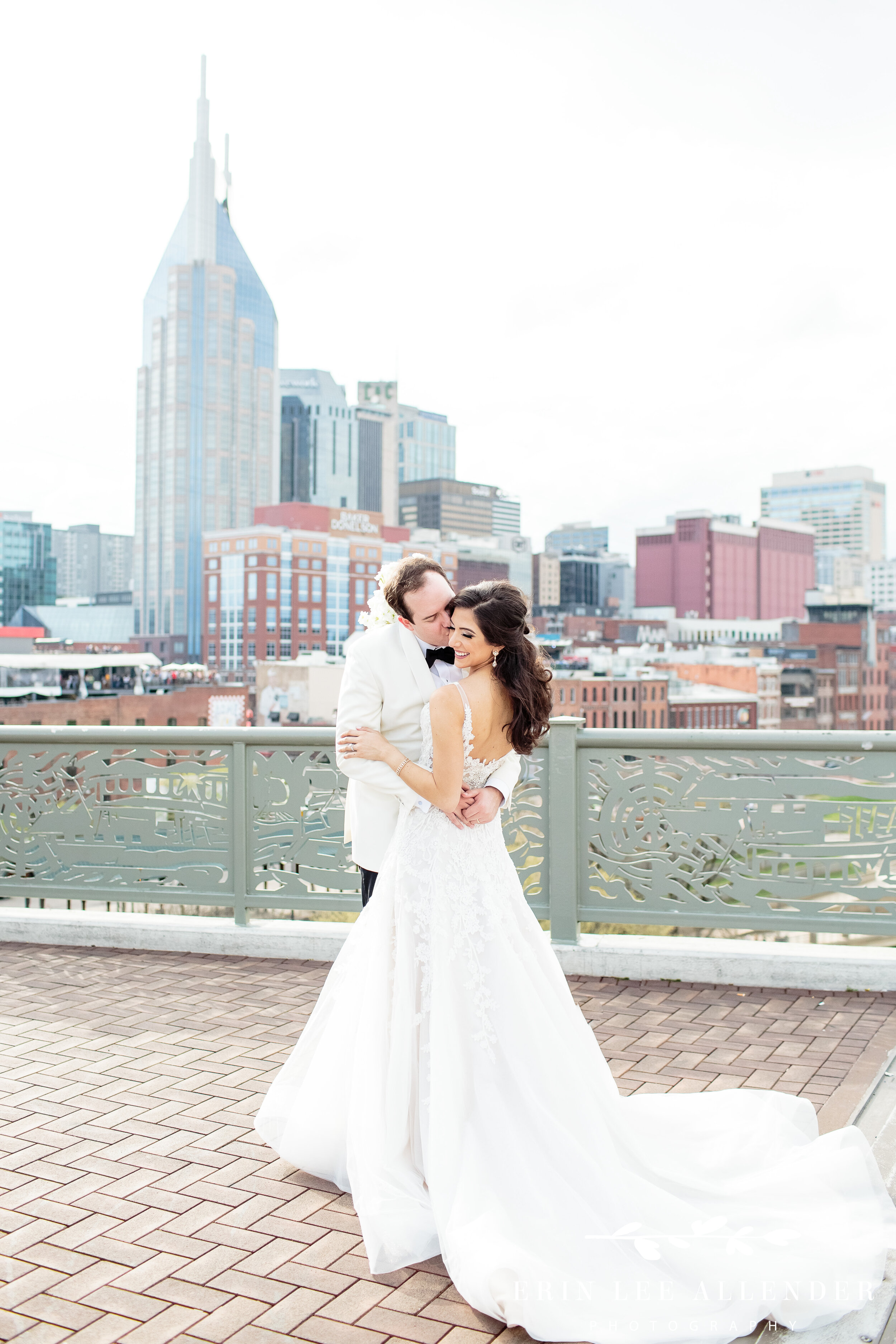 Nashville-skyline-wedding