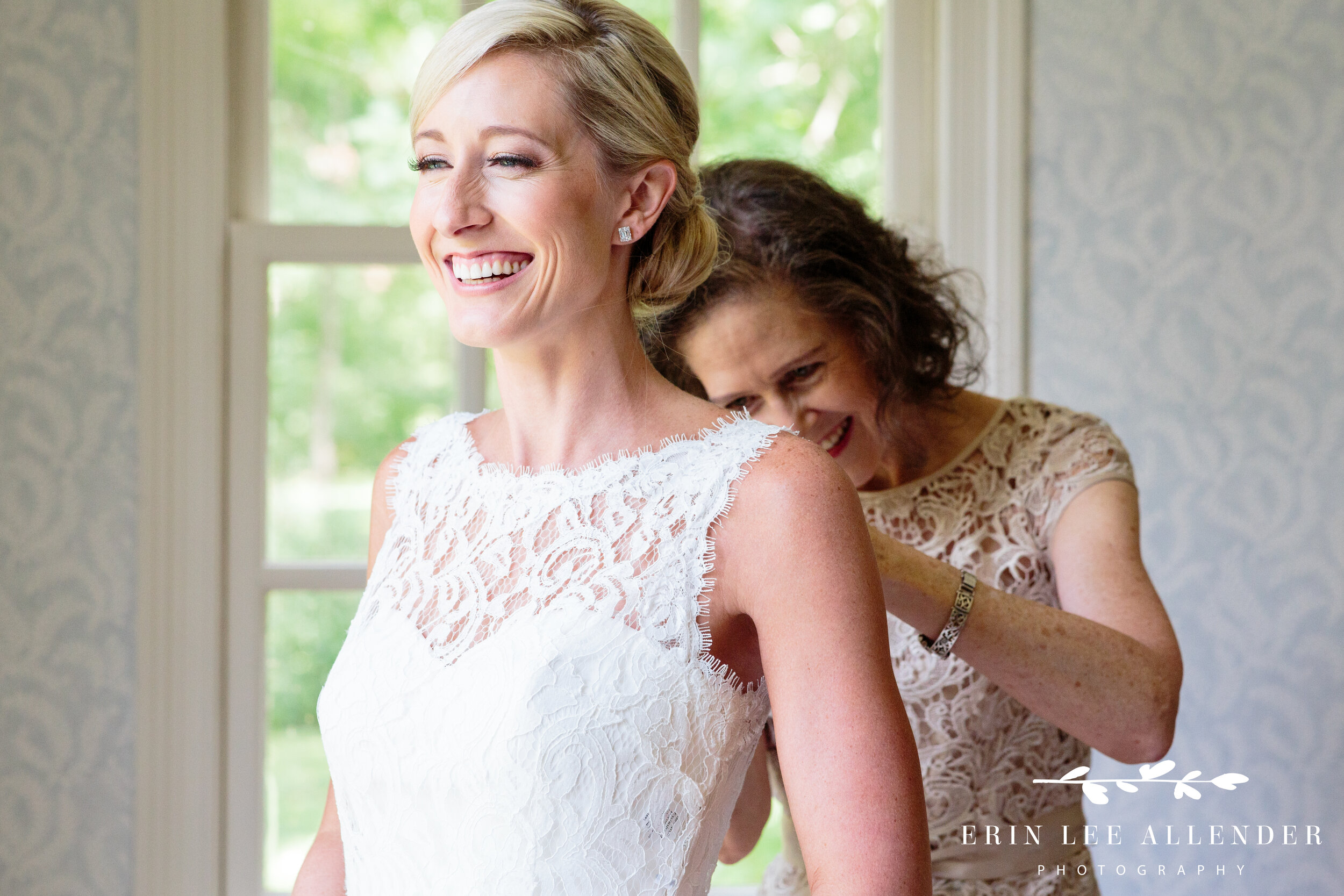 bride-getting-ready