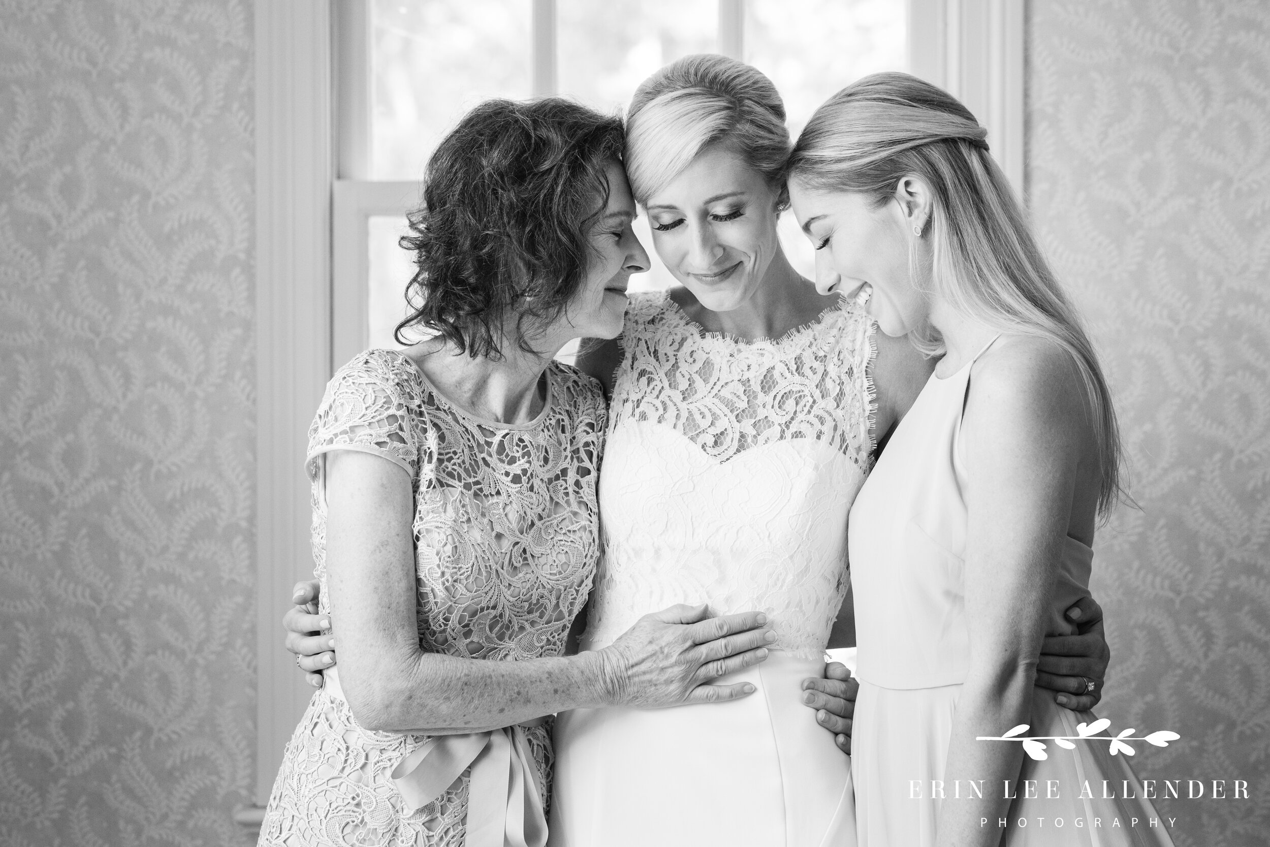 mother-bride-sister