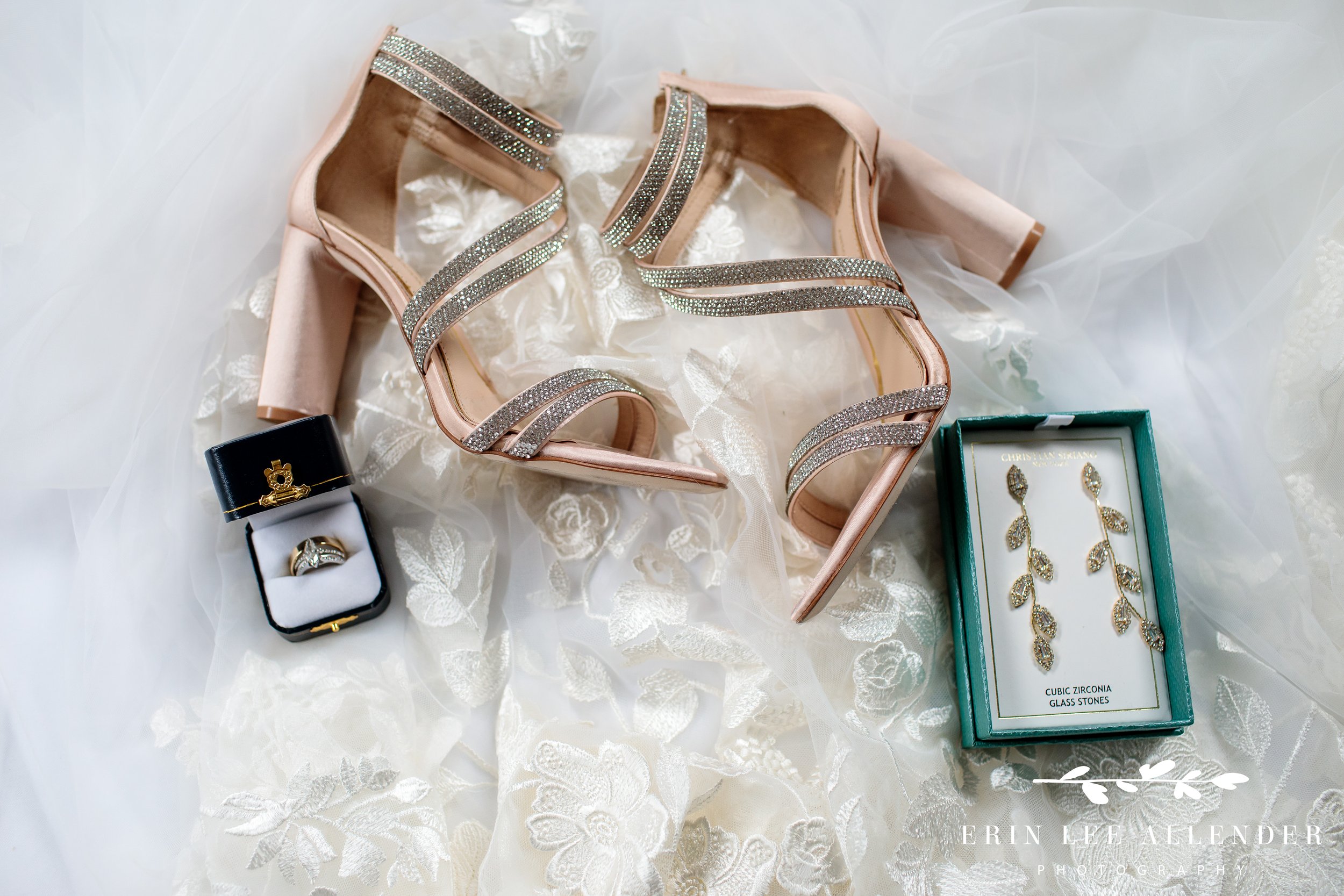 wedding-shoe-details
