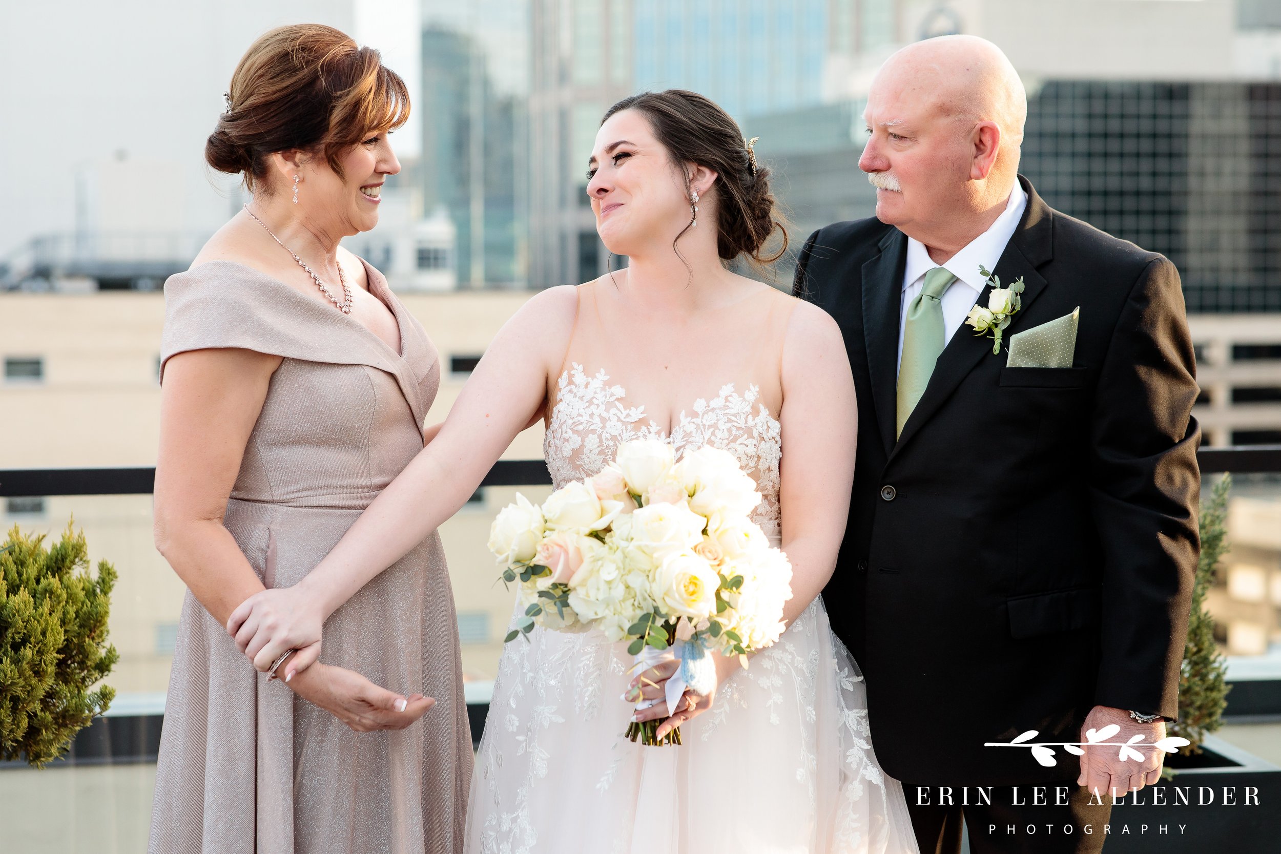 bride-with-parents