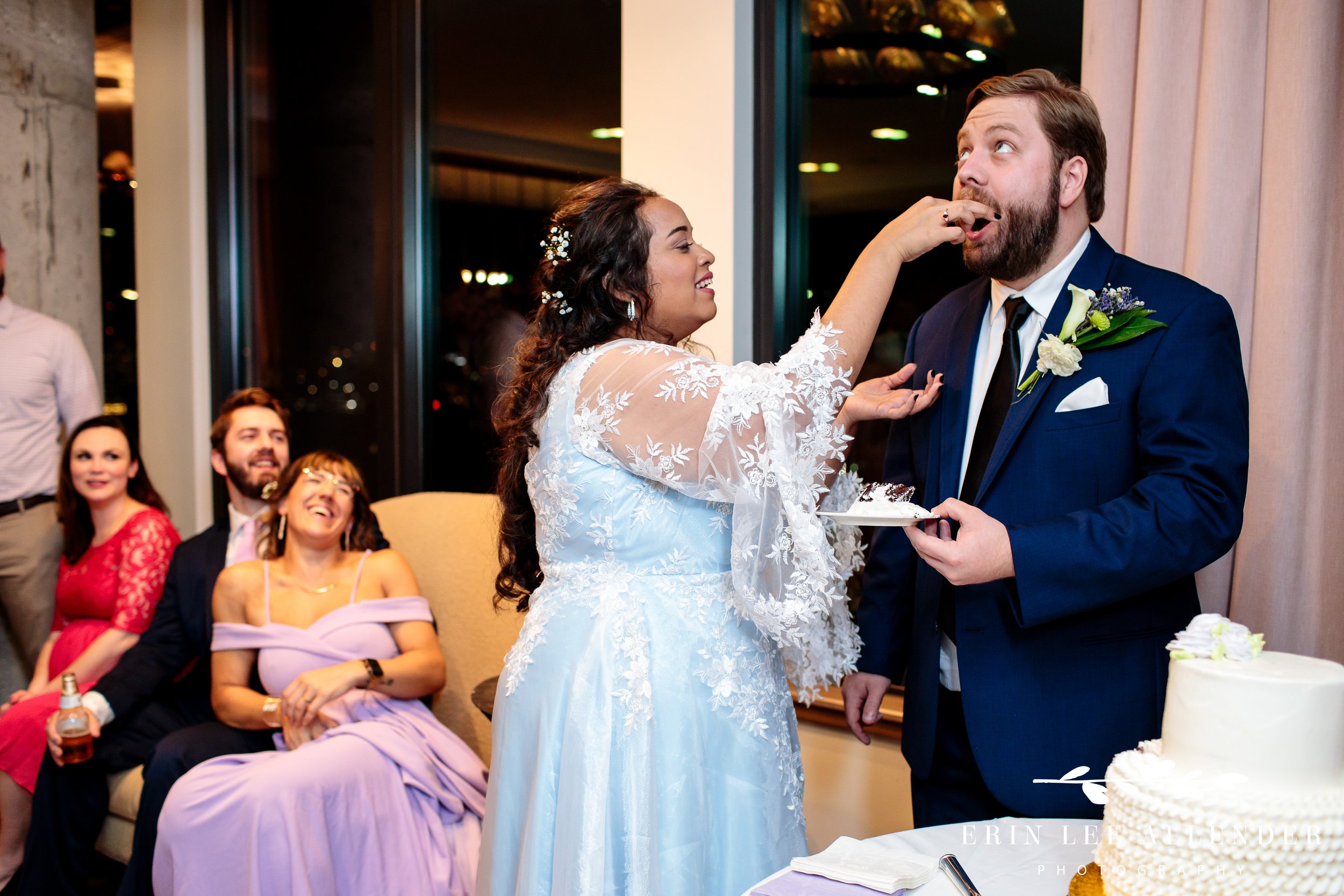 wedding-cake-cutting