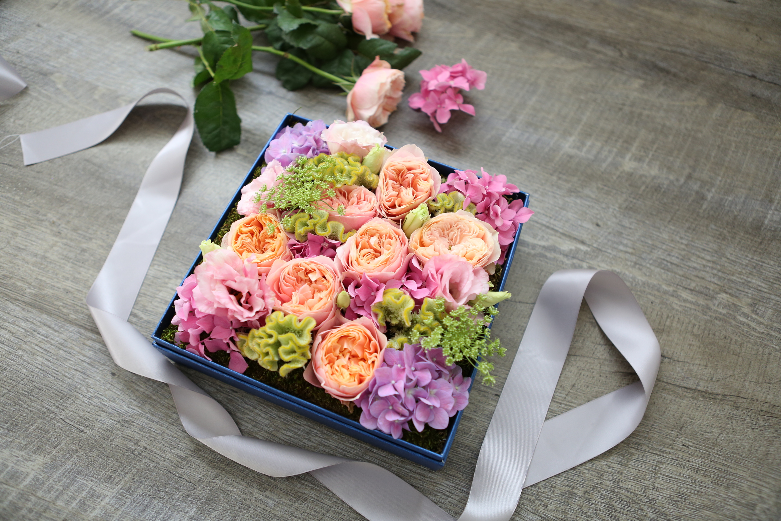 Gift Box Flower Arrangement Tinker Bell Delectable Flowers