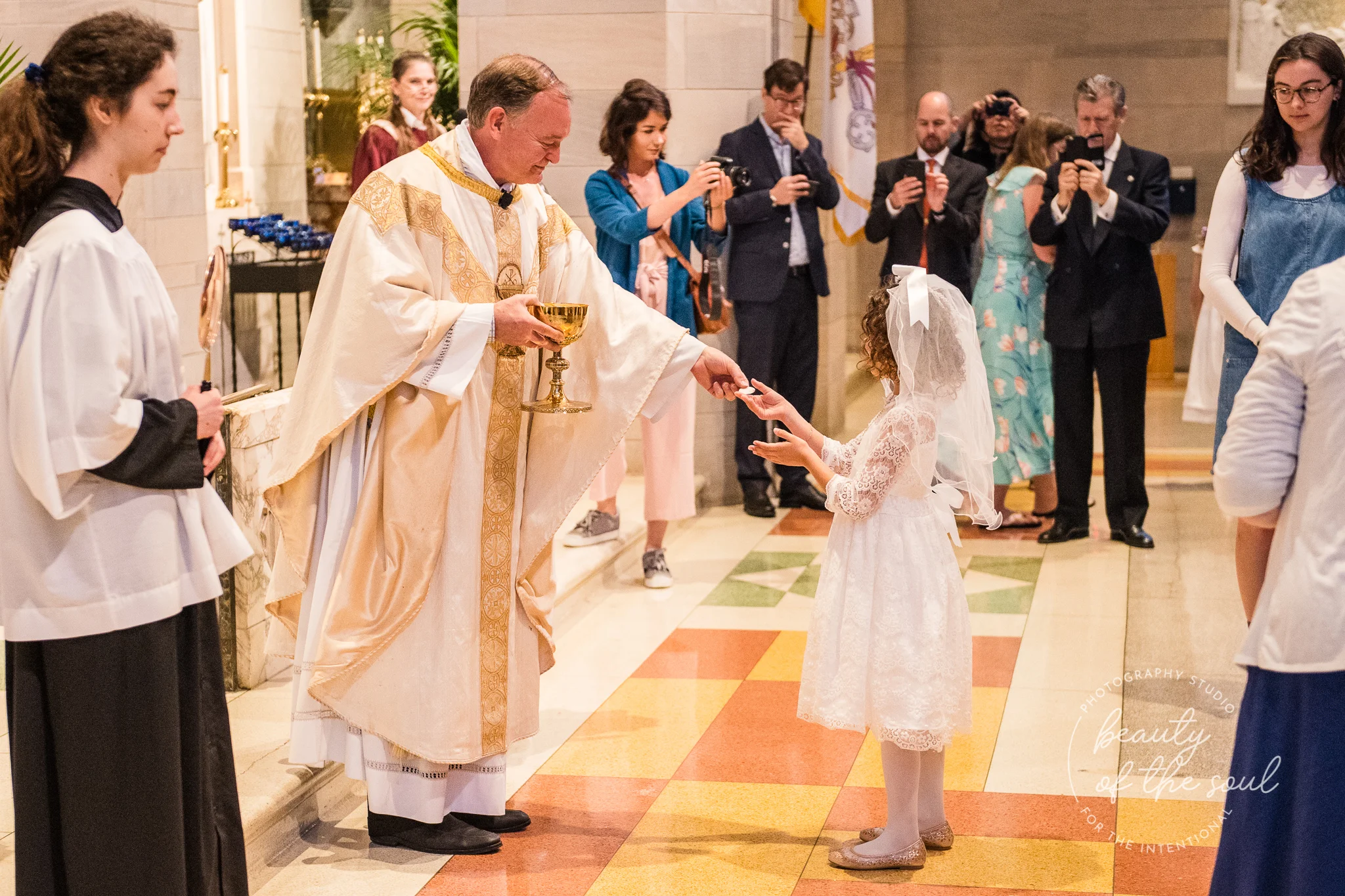 washington-dc-st-ann-catholic-church-first-holy-communion-beauty-of-the-soul-studio-may-2019-16.jpg