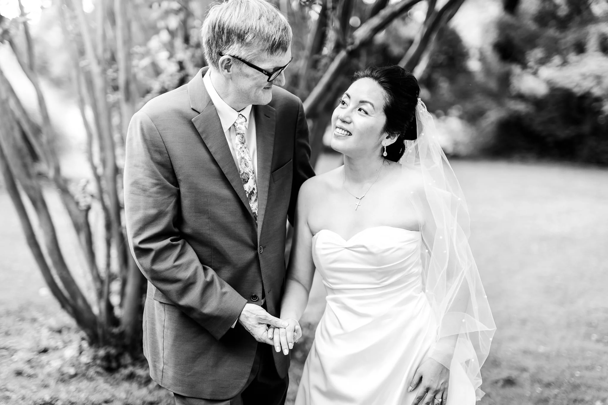 Hunter House Wedding Portraits Vienna, Virginia Wei and Paul