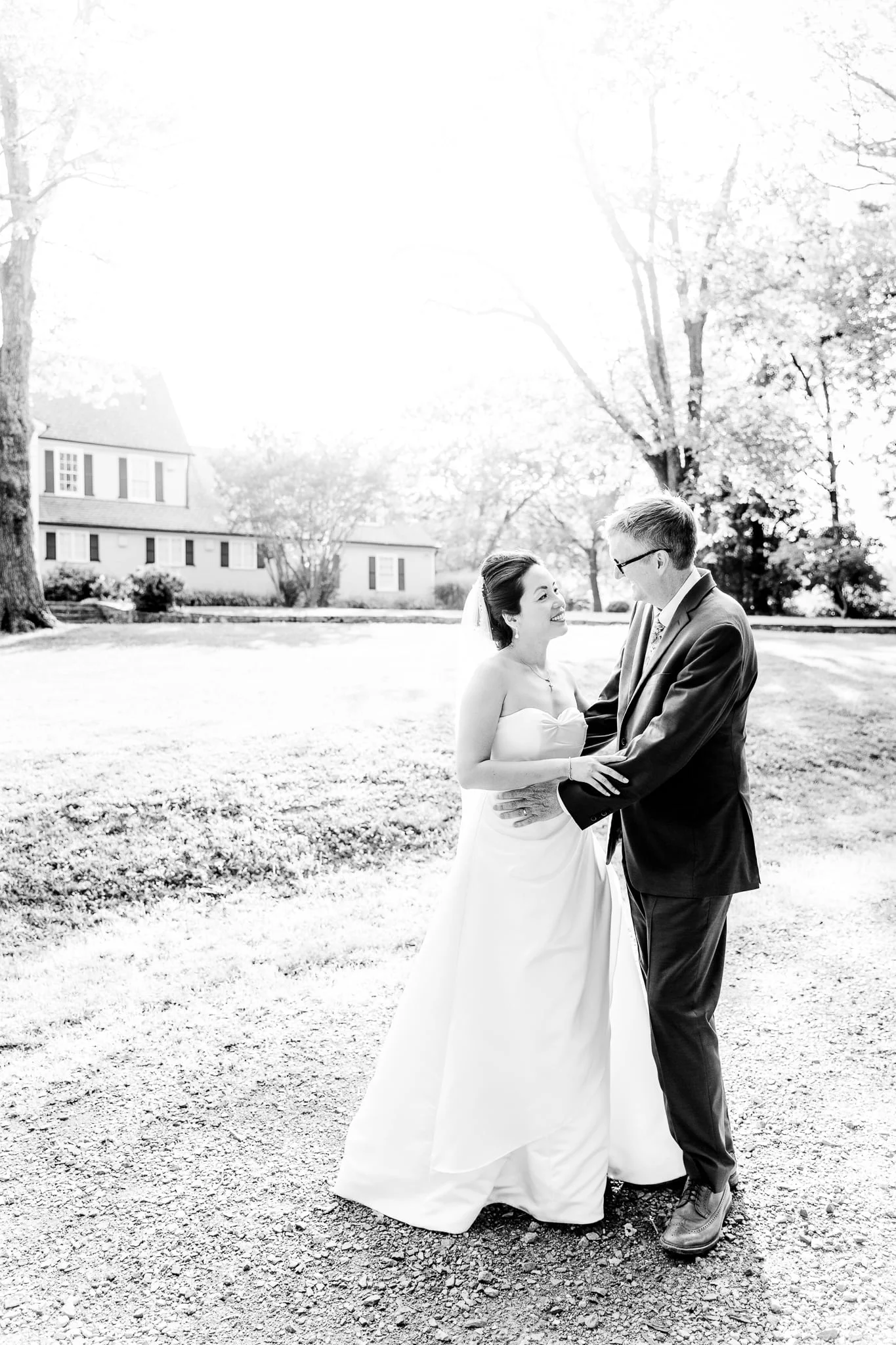 Hunter House Wedding Portraits Vienna, Virginia Wei and Paul