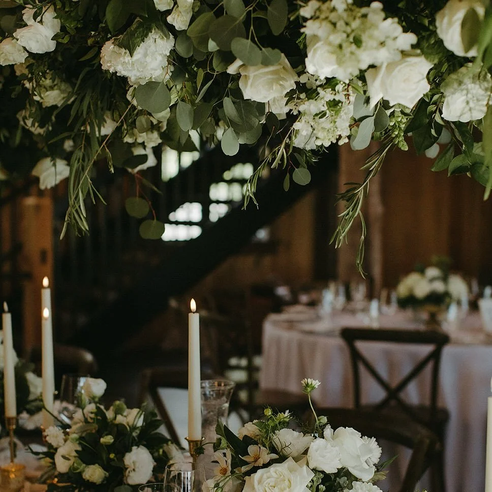 Sticking to the classics with this romantic white and green wedding 
.
.
.
#weddingday #whitewedding #vermontwedding #maquambarn #herecomesthebride #weddinginspiration