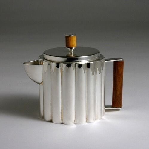 how&rsquo;s everyone? Tea pot by #IlonkaKarasz (1928)
