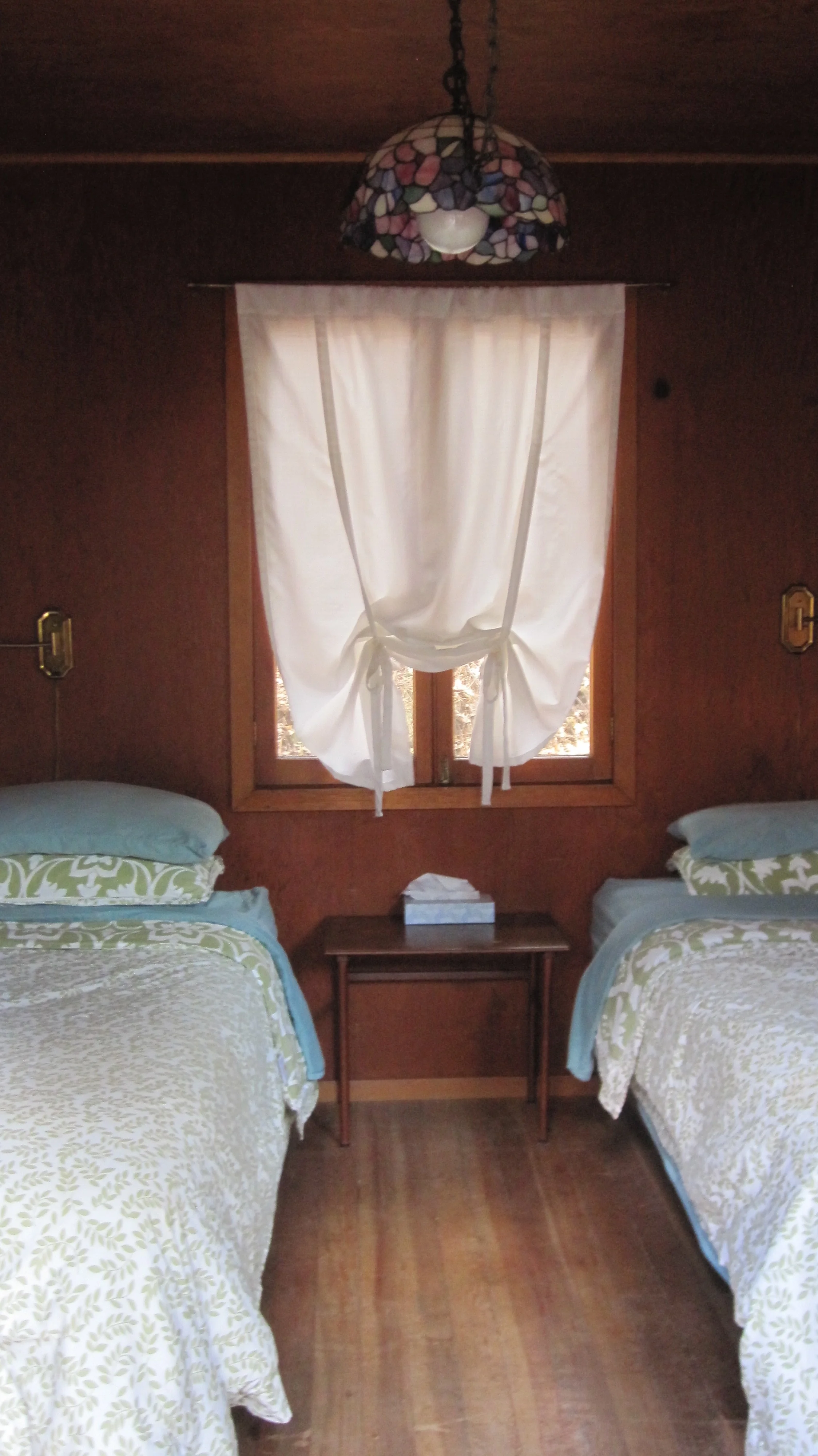 Sun House Cabin 2 single beds.jpg