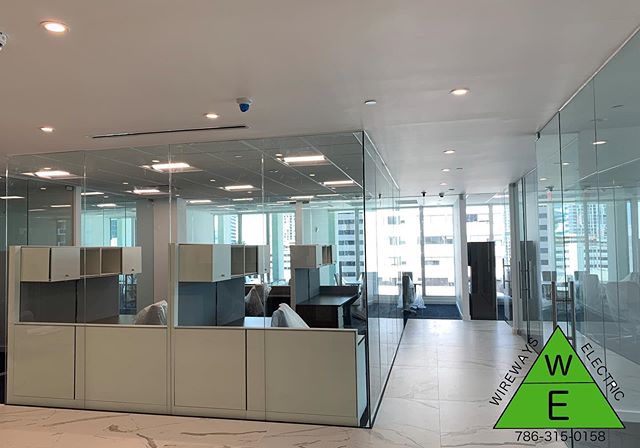 Some of our latest Work. If you need an electrician in Miami give us a call or visit us at wirewayselectric.com
Algunos de nuestros &uacute;ltimos trabajos. Si necesita un electricista en Miami, ll&aacute;menos o vis&iacute;tenos en wirewayselectric.