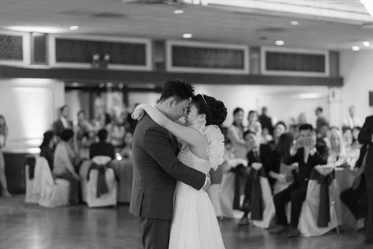 LaFontaineBleue-Reception-First-Dance.jpg